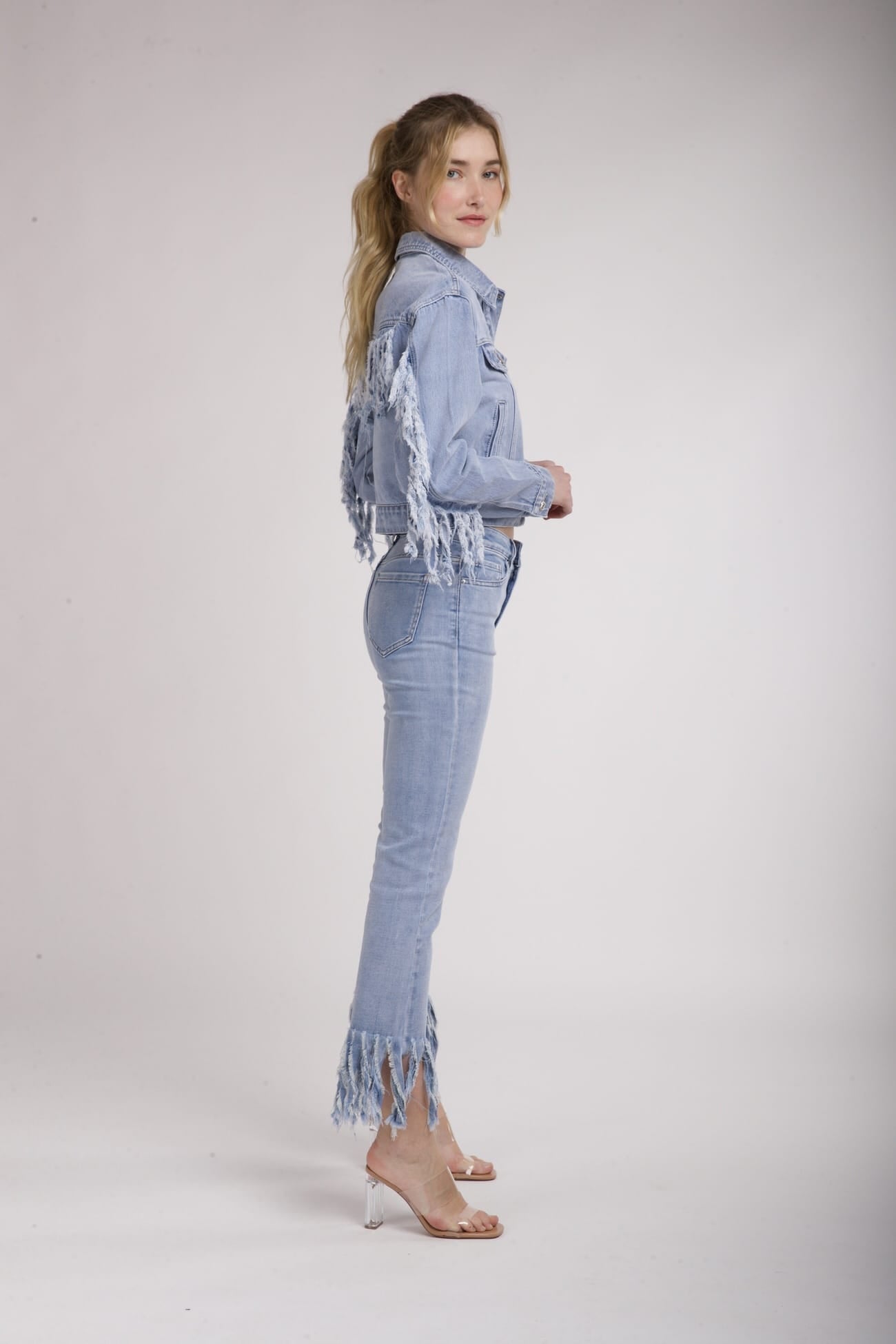 Jeans con frange