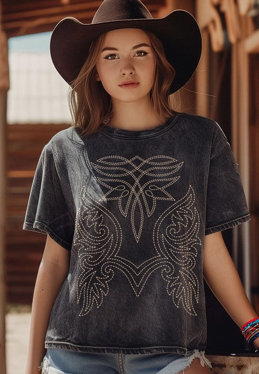 T-shirt nera con stampa western