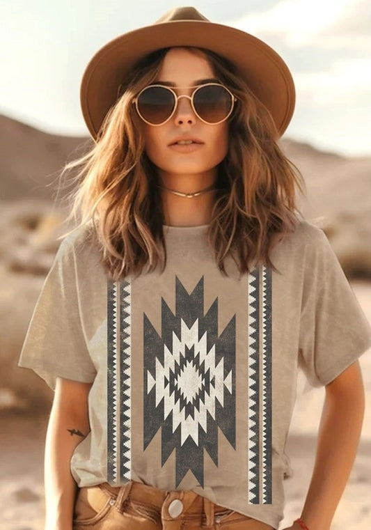 T-shirt con stampa Navajo